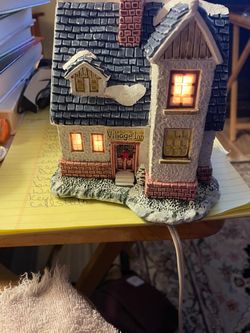 Ceramic Light Up Inn