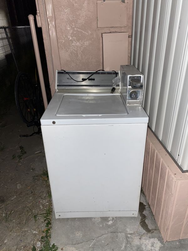 Coin operated washer Whirlpool for Sale in Los Angeles, CA - OfferUp