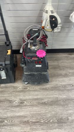 Carpet stretcher