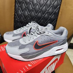 Nike size 6.5 y