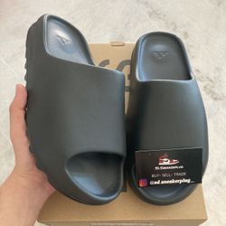 Yeezys Slide Onyx Size 12M 