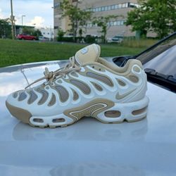 Brand New And Original Women Nike Air Max's Plus Sneakers Sizes 8 And 9