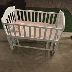 Mini crib