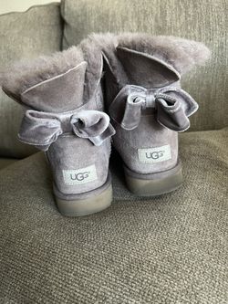 Women’s Grey Ugg Boots With Bows Size 9