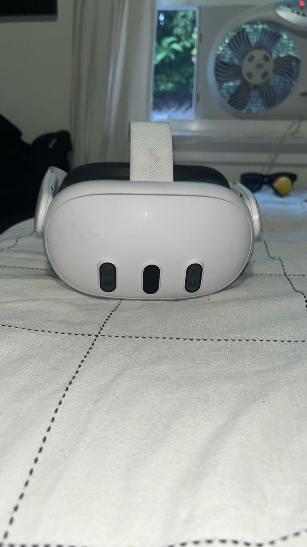 Meta Quest 3 (box Included) Barely Used Ha Needs A Wipe Down