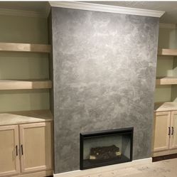 Closet, Cabinets Built In, Accents Walls