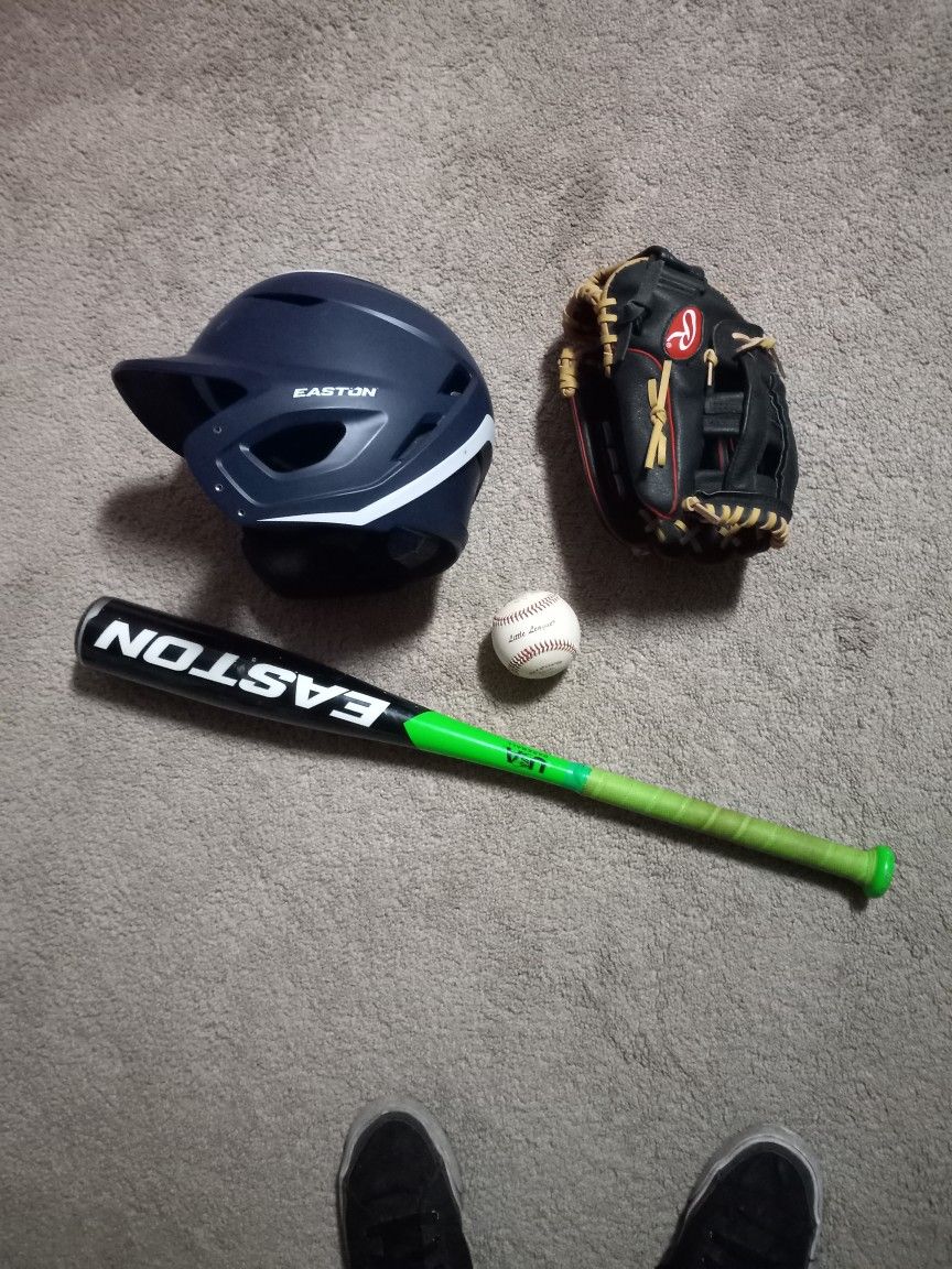 Easton Speed 27 Inch -10 Drop Barrel Bat,helmet, Glove And Little League Baseball