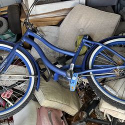 Purple Huffy ”Cranbrook” Cruiser Bicycle 24’ Wheels 