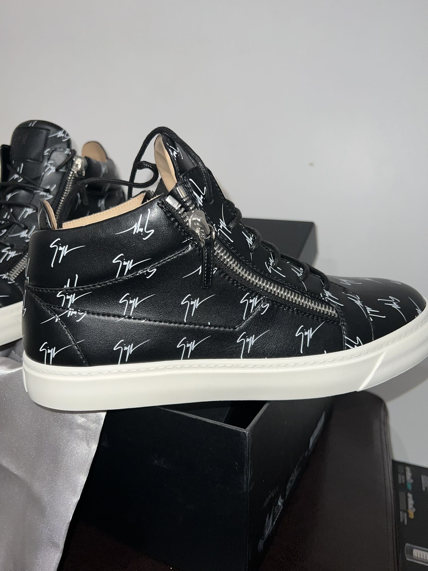 Giuseppe Zanotti Double zip High Top Sneakers. Size 12