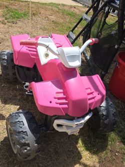 🔥🔥4 wheeler kids quad,comes with charger cord,works pretty good🔥🔥