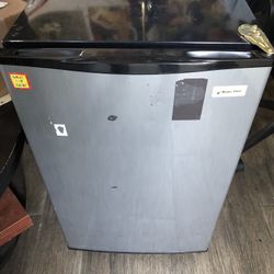 Magic Chef Mini Fridge