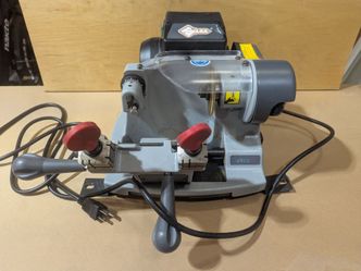Silca key cutting machine