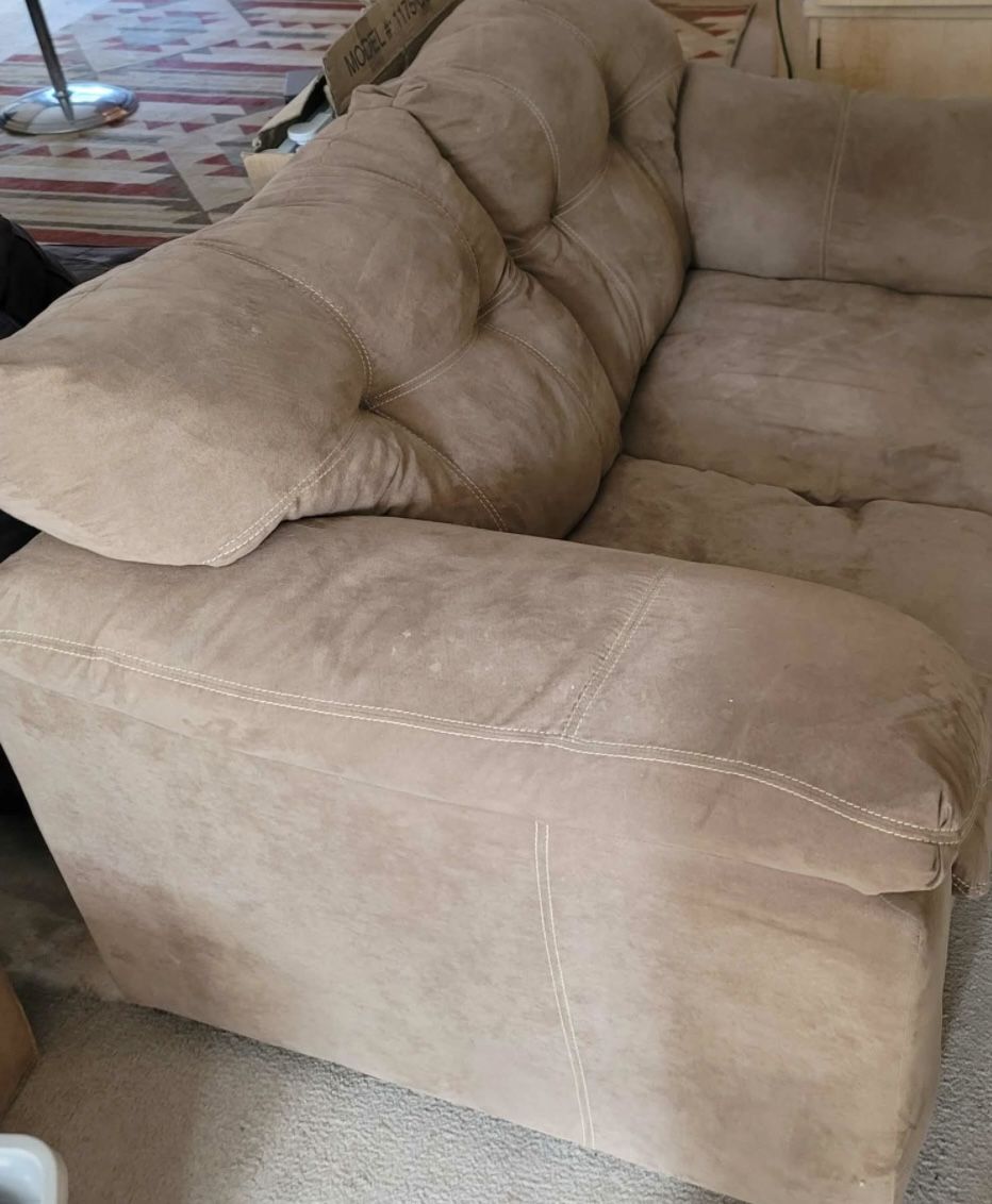 FREE COUCH Comfy Beige Couch ! Great Condition ! $FREE! :)