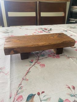 Handcrafted decoration riser