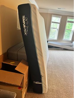 California King Tempur-Pedic ProAdapt Medium Mattress + Split Box Spring