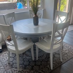 Round Dining Table And Chairs 