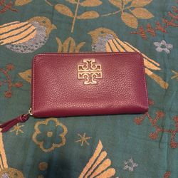 Tory Burch Zip Around Wallet, Pebbled, Leather Gold Logo