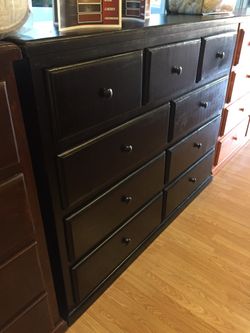 Pinewood dresser 9 drawer