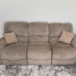 2 Couches With Two Sides Recliner 