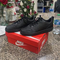 Nike Court Borough Low 2