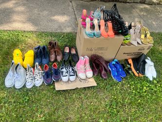 Women’s shoes $10-$20