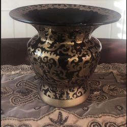 Metal Vase With 2 Candle Holder