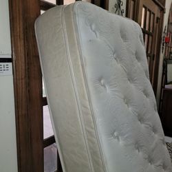Pillow top twin mattress