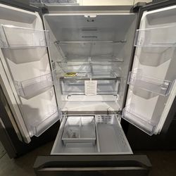 Brand New SAMSUNG Refrigerator - Minor dents