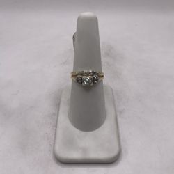 12kt Dual-Tone Diamond Engagement Style Ring
