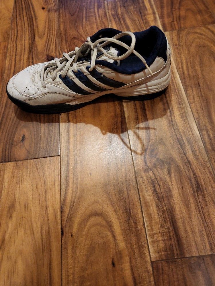 Vintage Adidas Running Shoes 90s for Sale in Redmond, WA - OfferUp