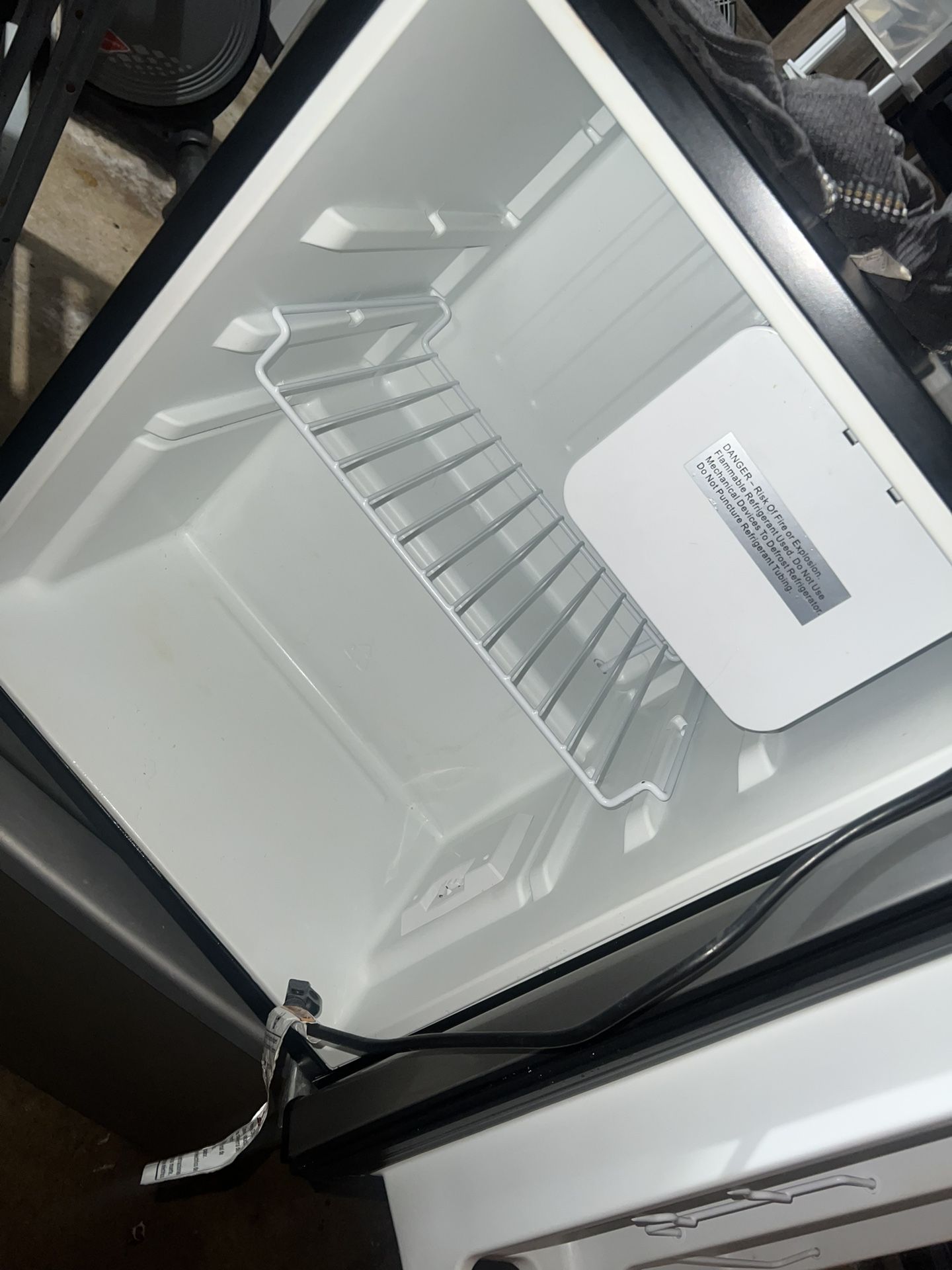 Amana Mini Fridge/small Freezer for Sale in Modesto, CA OfferUp