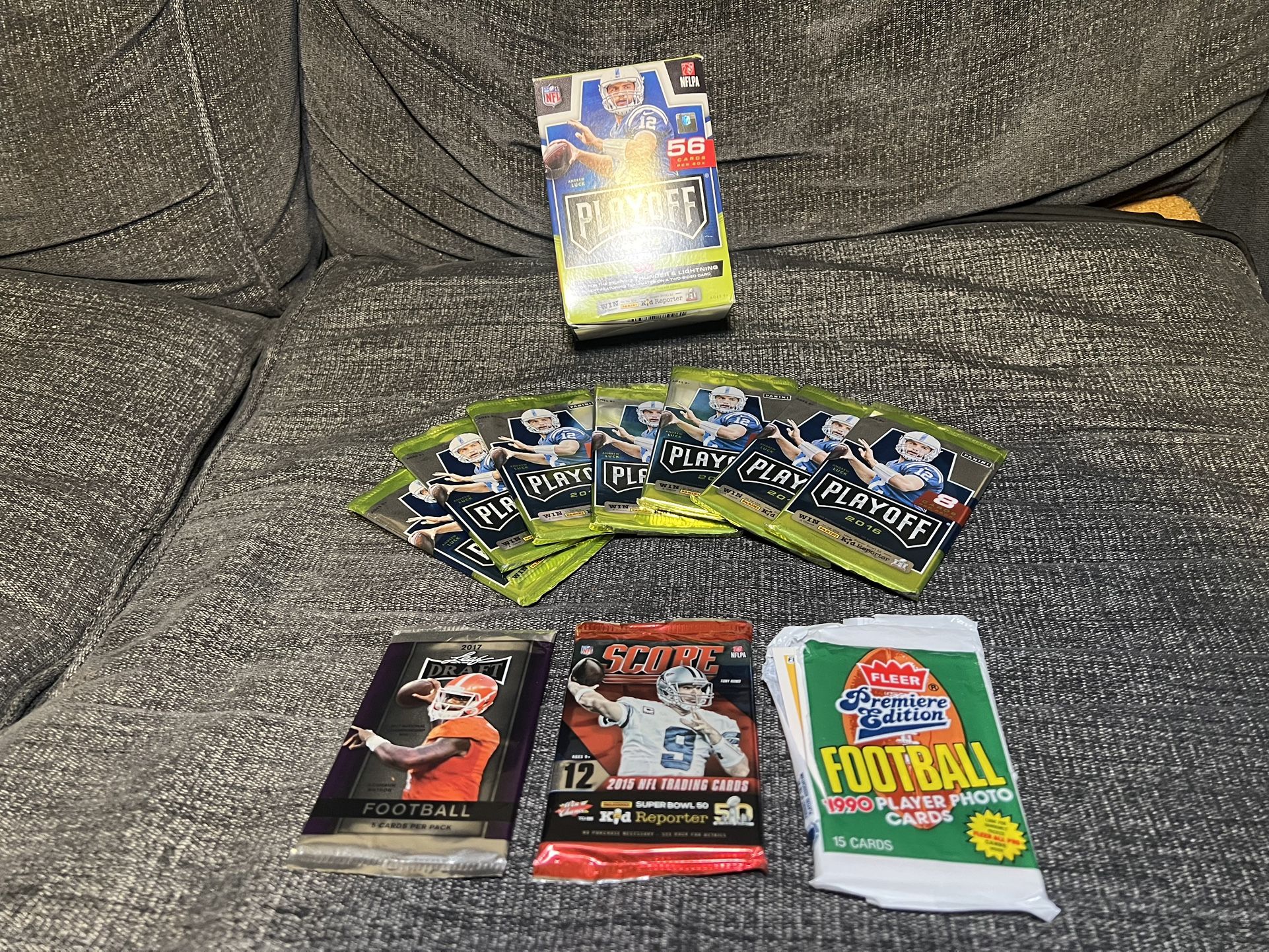 Lot Of 71 Football Cards, 2016 PLAYOFF , SCORE 2015, FLEER 1990, Draft 2017