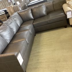 Valderno 2pc Sectional Grey / Juego de Sala 2 piezas Gris