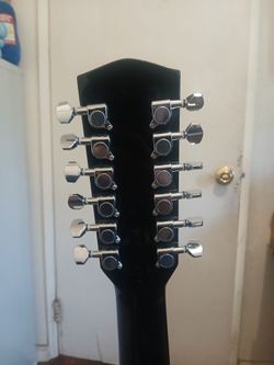 12 string accoustic guitar