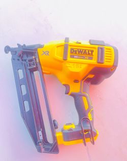 DEWALT 20V MAX XR Lithium-Ion Electric Cordless 16-Gauge Angled Finishing Nailer (Tool Only)