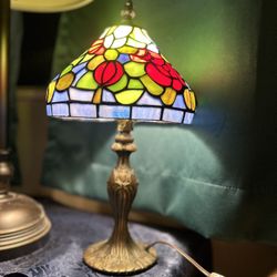 Stain Glass Tiffany Style Lamp.