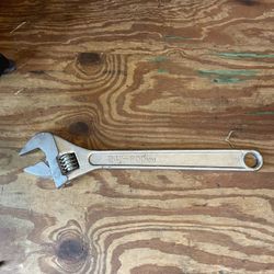 Giant 24 inch adjustable wrench like new