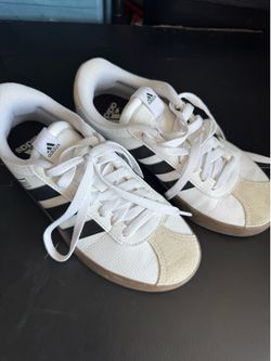 Girls Adidas shoes size 5