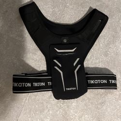Reflective Workout Gear And Phone Holder