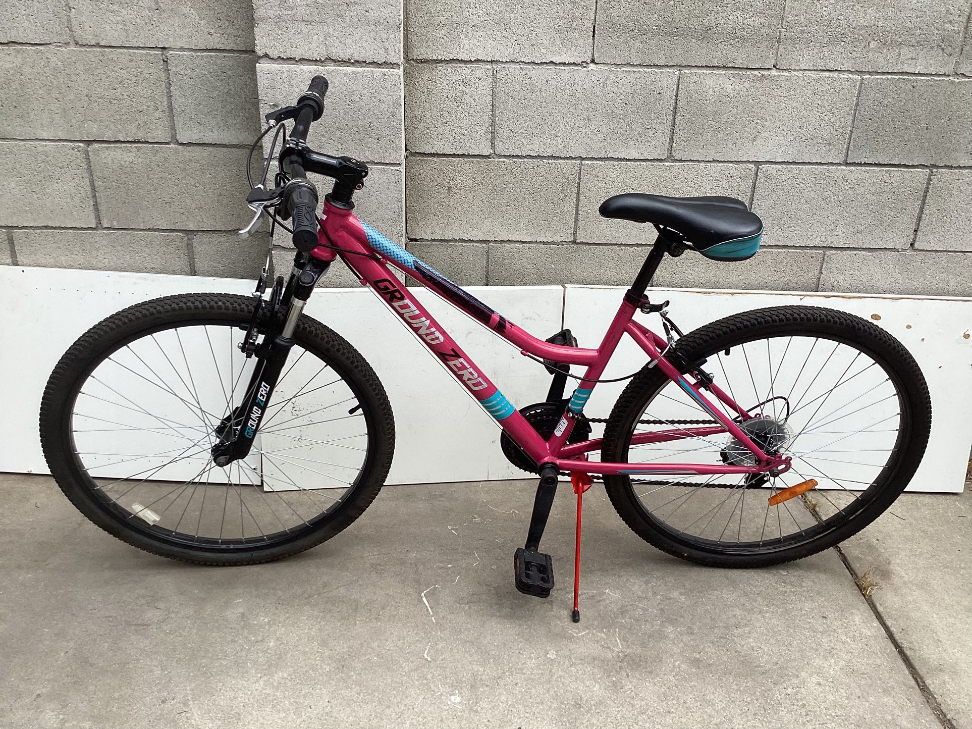 26” Mountain Giant Ground Zero Bike For Womens 6 Speeds Excellent Condition V Brakes New $165