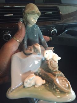 Vintage figurine LLADRO NAO "Young Girl with Bunnies"