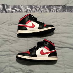 Jordan 1 Mid Bred Toe