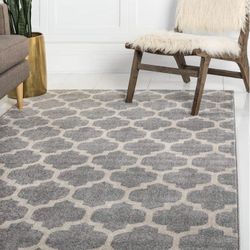 Gray Quatrefoil Area Rug - 7'x 10'