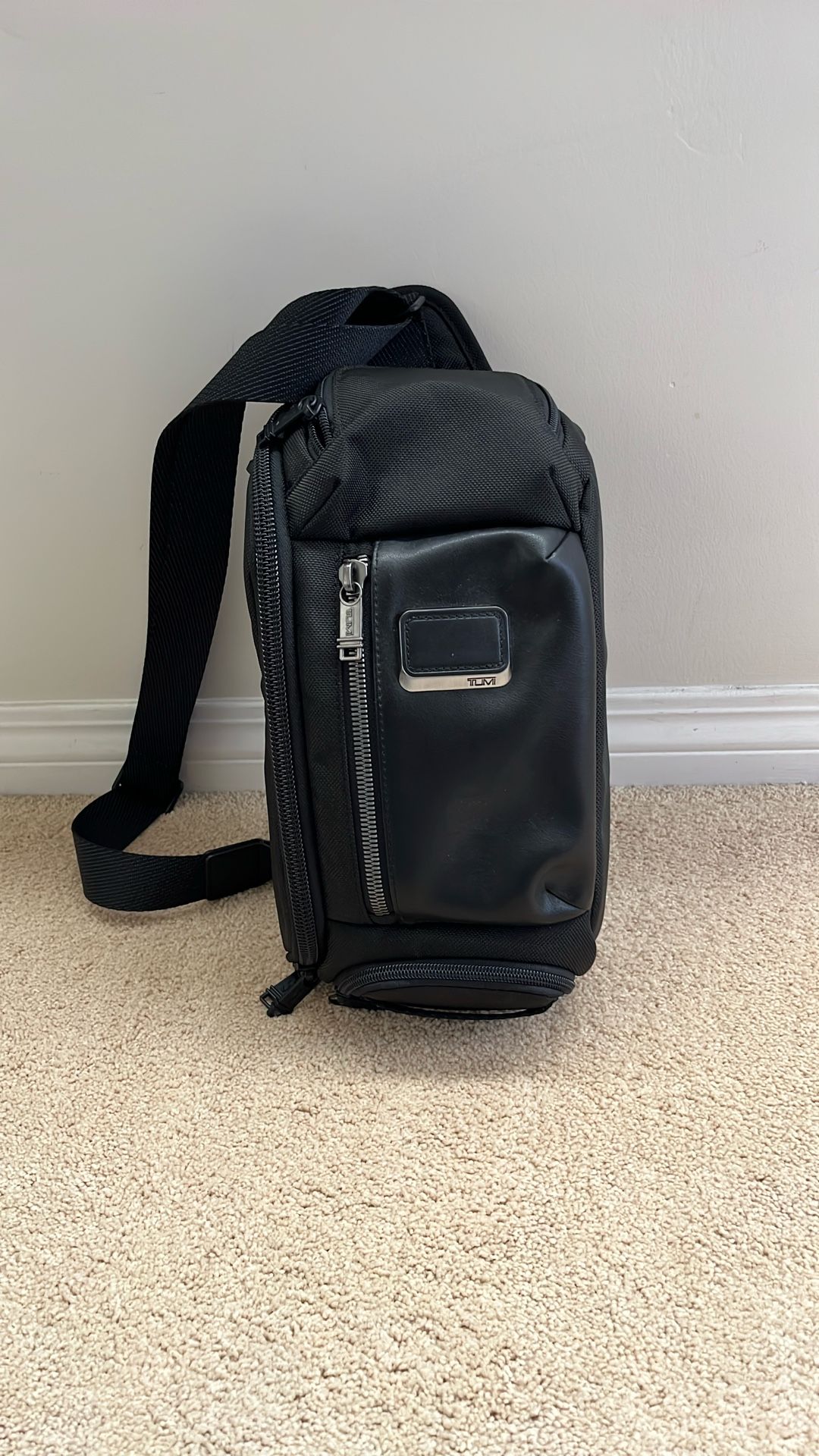 Tumi Alpha Bravo Sling (men’s)