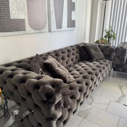 Beautiful Large Grey Tufted Couch And Love Seat  Like New !l 