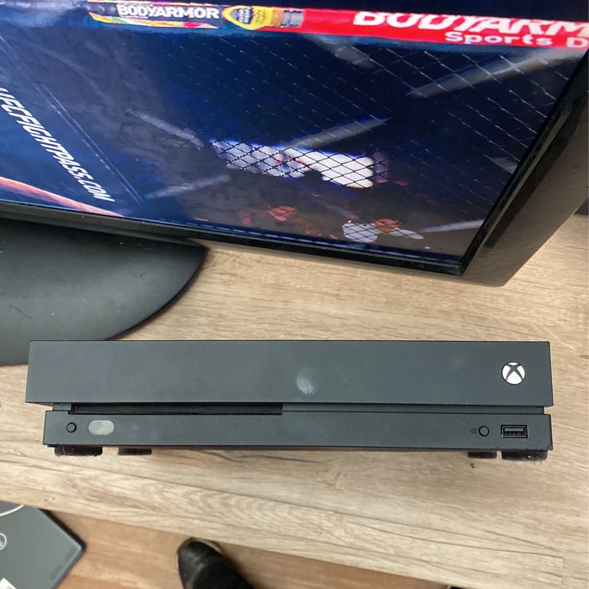Xbox one x (black)