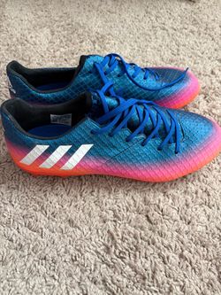 Soccer cleats