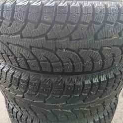 265/60/18 Hankook Winter (4 tires)