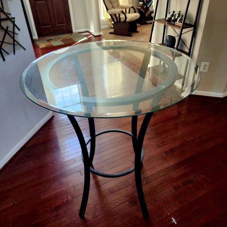 Beautiful Glasstop Table -  JUST REDUCED!!