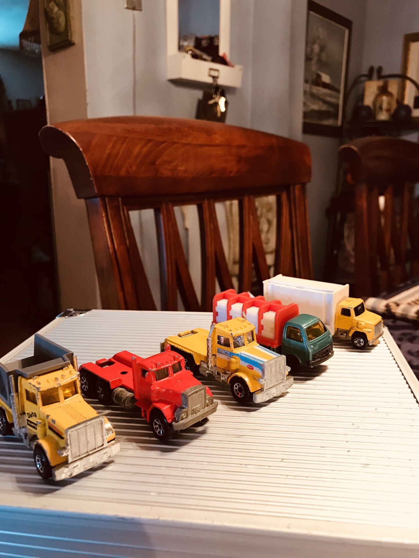 (5) Vintage Trucks (2) Macau, Japan, Hong Kong And Malaysia (1/64)